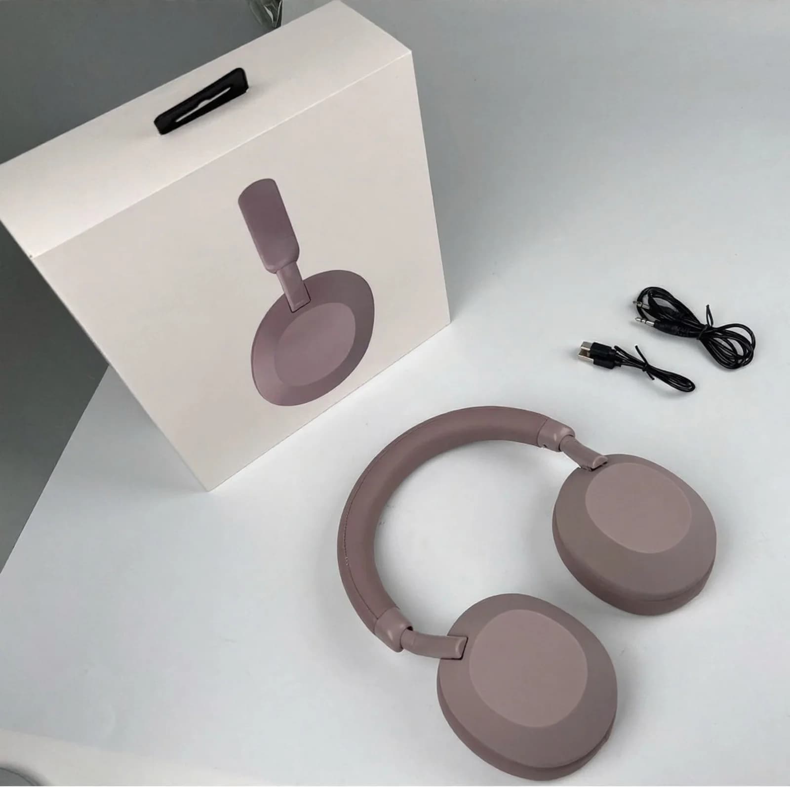 Bezdrátová Bluetooth sluchátka přes uši s aktivním potlačením hluku a stereo zvukem