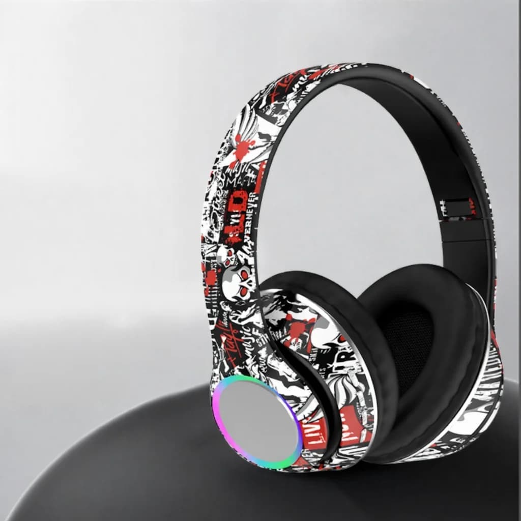 Sluchátka přes uši s graffiti designem, LED světly a hlubokými basy