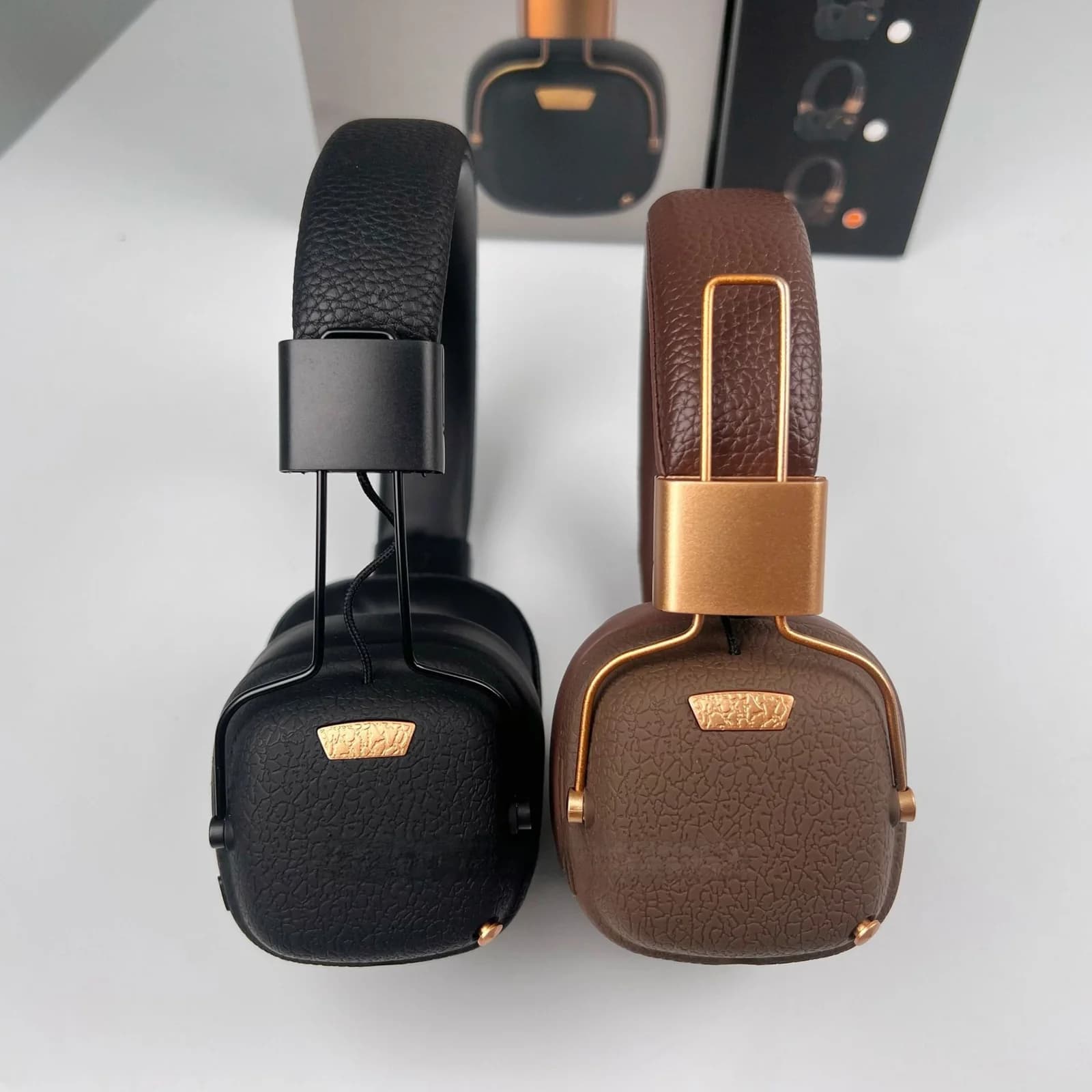 Retro bezdrátová sluchátka přes uši s Bluetooth a režimy EQ